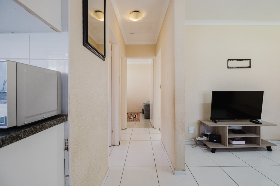 2 Bedroom Property for Sale in Mondeor Gauteng