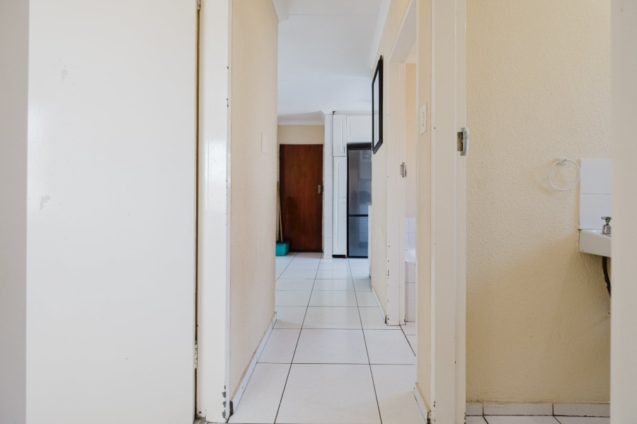 2 Bedroom Property for Sale in Mondeor Gauteng