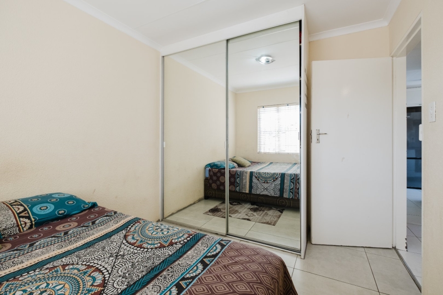 2 Bedroom Property for Sale in Mondeor Gauteng