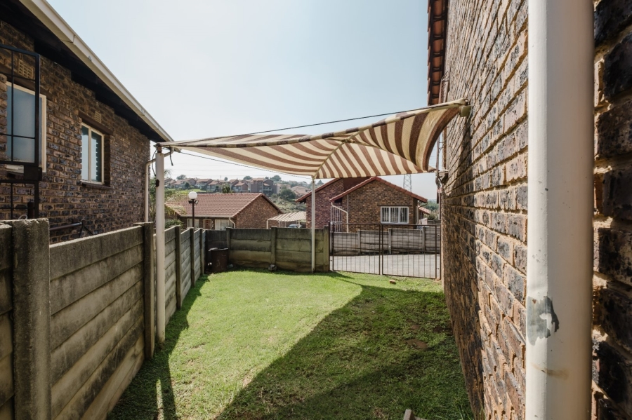 2 Bedroom Property for Sale in Mondeor Gauteng