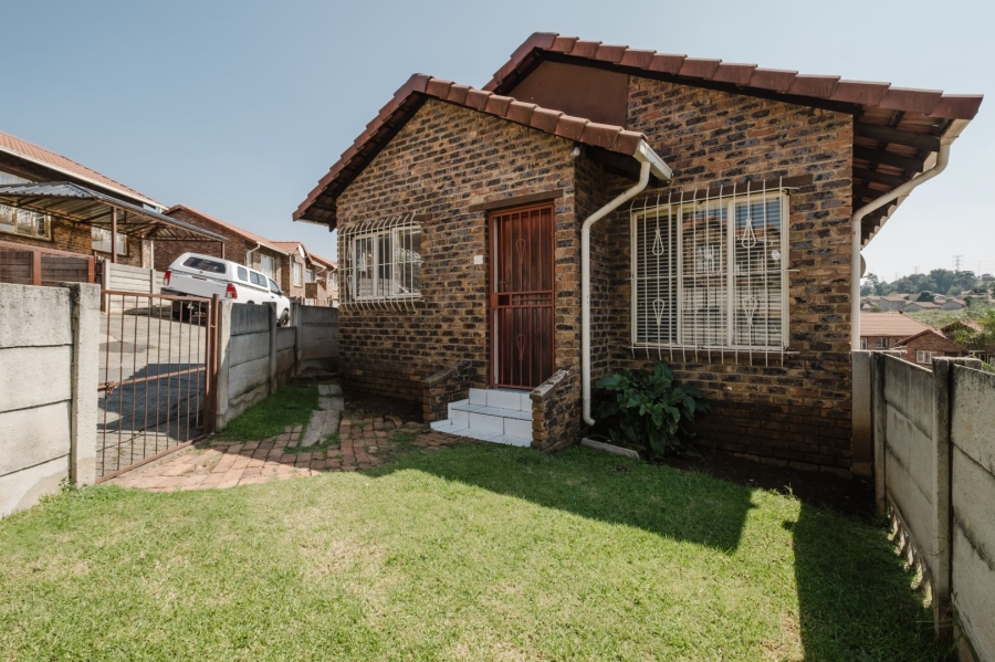 2 Bedroom Property for Sale in Mondeor Gauteng