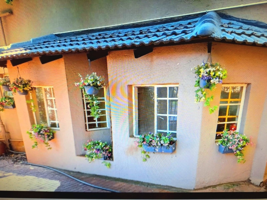 To Let 1 Bedroom Property for Rent in Florauna Gauteng