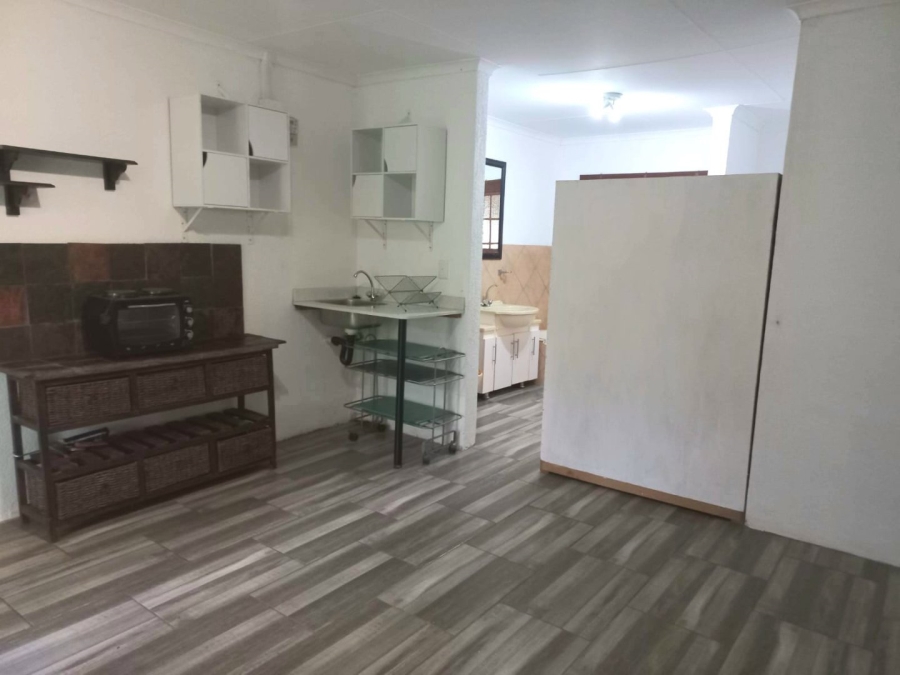 To Let 1 Bedroom Property for Rent in Florauna Gauteng