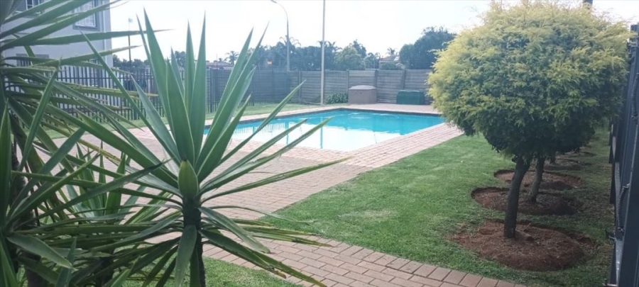 2 Bedroom Property for Sale in Glen Marais Gauteng
