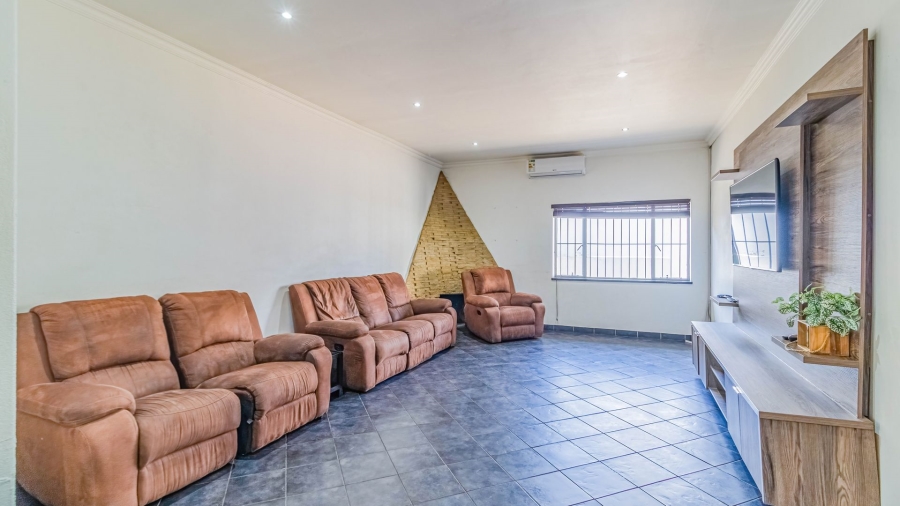 4 Bedroom Property for Sale in Lambton Gauteng