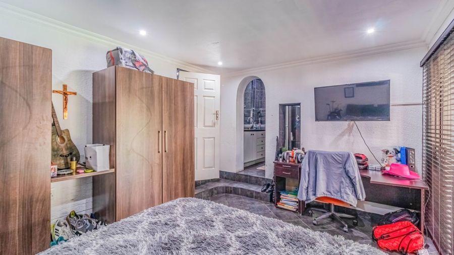 4 Bedroom Property for Sale in Lambton Gauteng