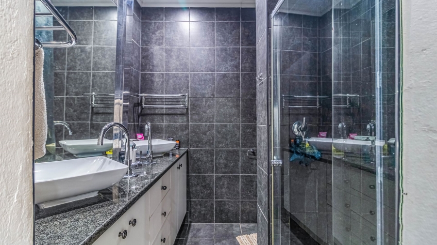 4 Bedroom Property for Sale in Lambton Gauteng