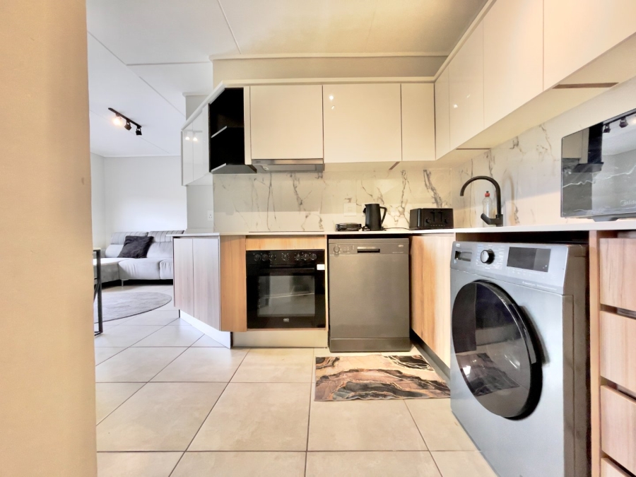 To Let 1 Bedroom Property for Rent in Waterfall Gauteng