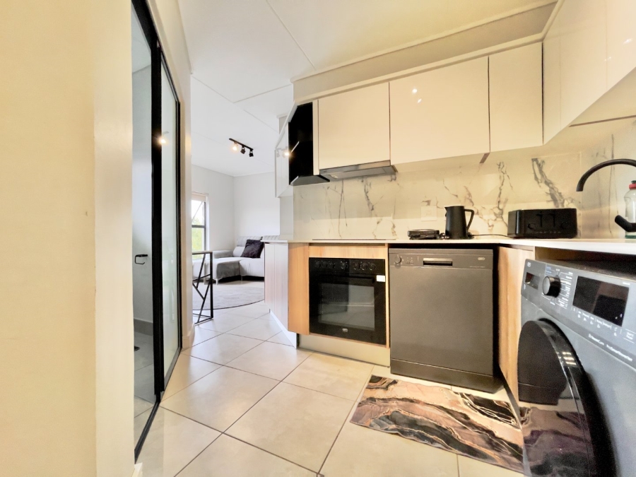 To Let 1 Bedroom Property for Rent in Waterfall Gauteng