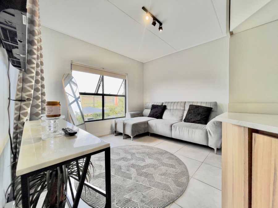 To Let 1 Bedroom Property for Rent in Waterfall Gauteng