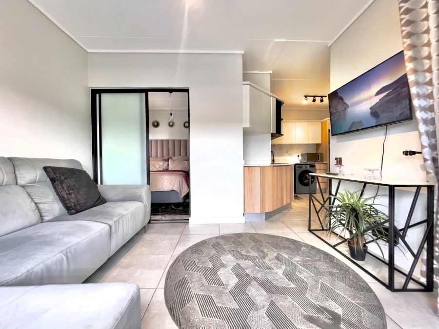 To Let 1 Bedroom Property for Rent in Waterfall Gauteng