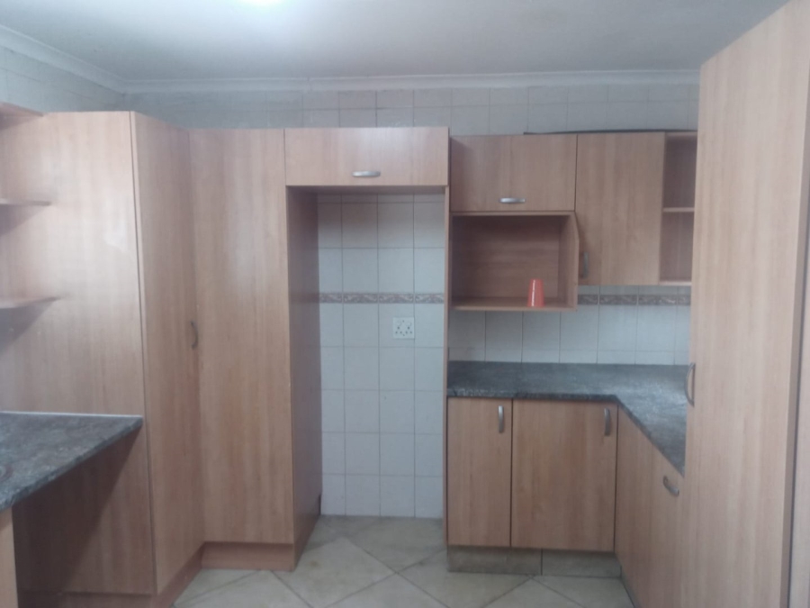 To Let 2 Bedroom Property for Rent in Eastleigh Ridge Gauteng