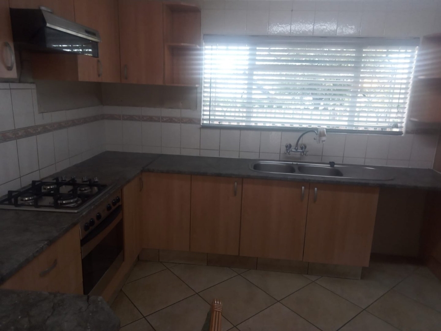 To Let 2 Bedroom Property for Rent in Eastleigh Ridge Gauteng