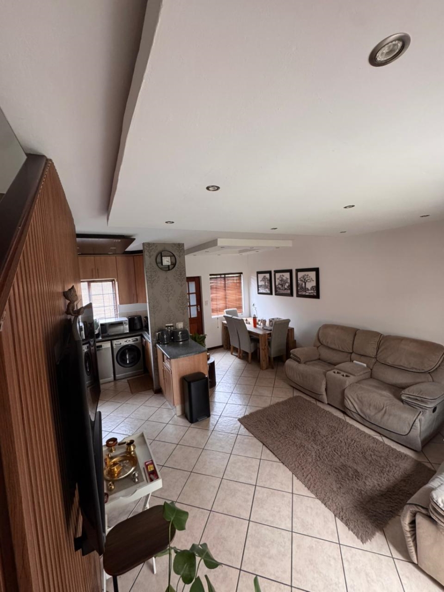 To Let 2 Bedroom Property for Rent in Carlswald Gauteng