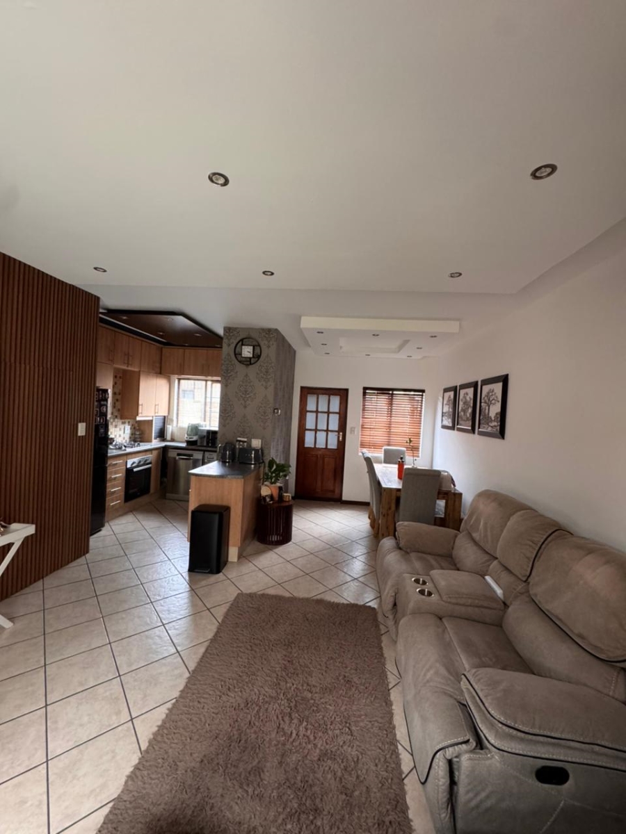 To Let 2 Bedroom Property for Rent in Carlswald Gauteng