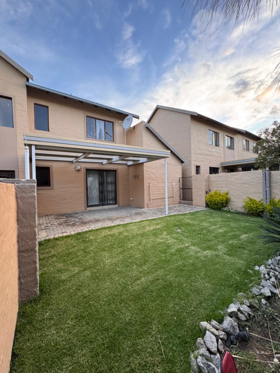 To Let 2 Bedroom Property for Rent in Carlswald Gauteng