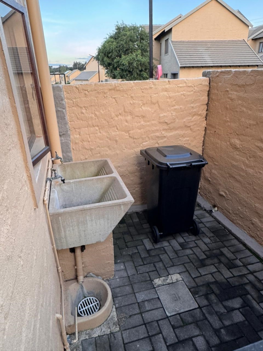 To Let 2 Bedroom Property for Rent in Carlswald Gauteng