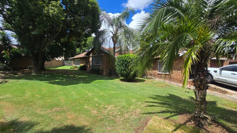 To Let 4 Bedroom Property for Rent in The Reeds Gauteng
