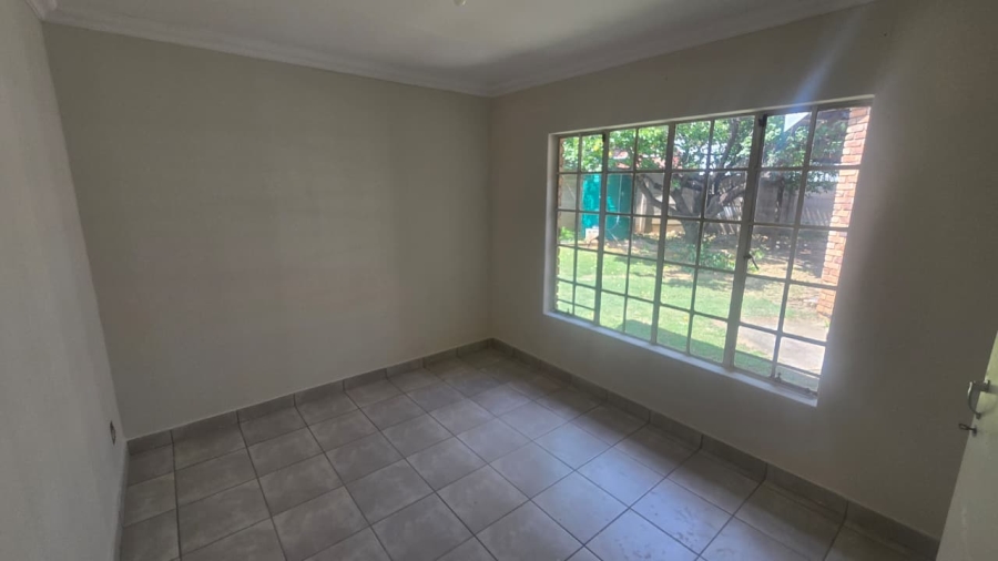 To Let 4 Bedroom Property for Rent in The Reeds Gauteng