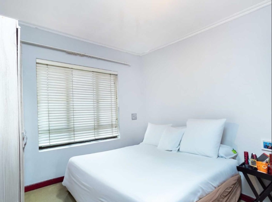 1 Bedroom Property for Sale in Noordwyk Gauteng