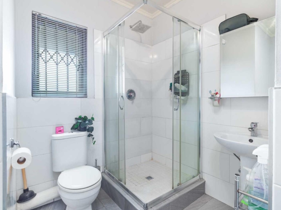 1 Bedroom Property for Sale in Noordwyk Gauteng