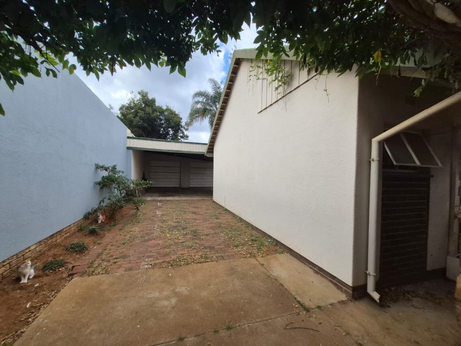 To Let 4 Bedroom Property for Rent in Birchleigh Gauteng