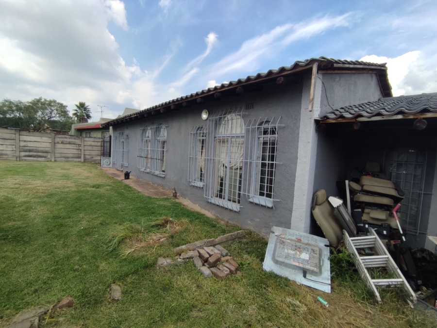 3 Bedroom Property for Sale in Birchleigh North Gauteng