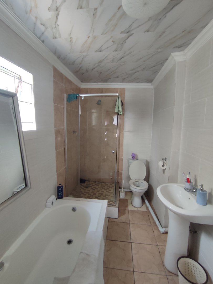 3 Bedroom Property for Sale in Birchleigh North Gauteng