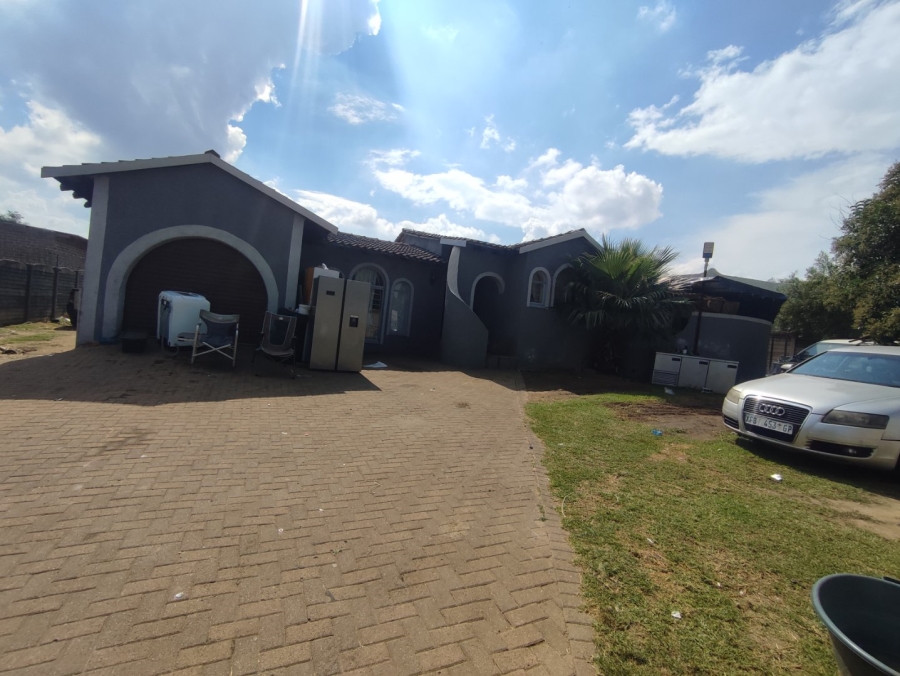 3 Bedroom Property for Sale in Birchleigh North Gauteng