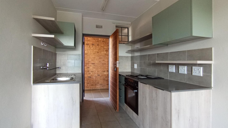  Bedroom Property for Sale in Lotus Gardens Gauteng