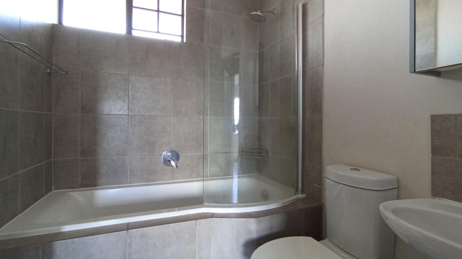 Bedroom Property for Sale in Lotus Gardens Gauteng