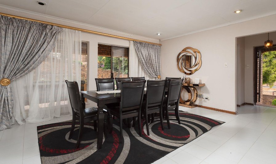 6 Bedroom Property for Sale in Bassonia Gauteng