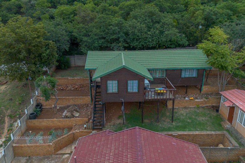 6 Bedroom Property for Sale in Bassonia Gauteng