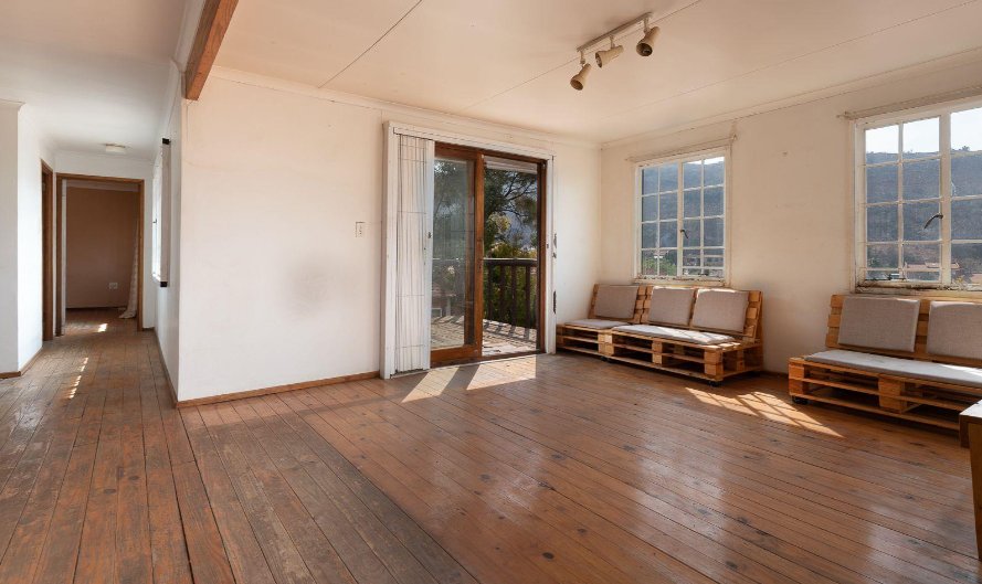 6 Bedroom Property for Sale in Bassonia Gauteng