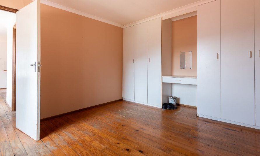 6 Bedroom Property for Sale in Bassonia Gauteng