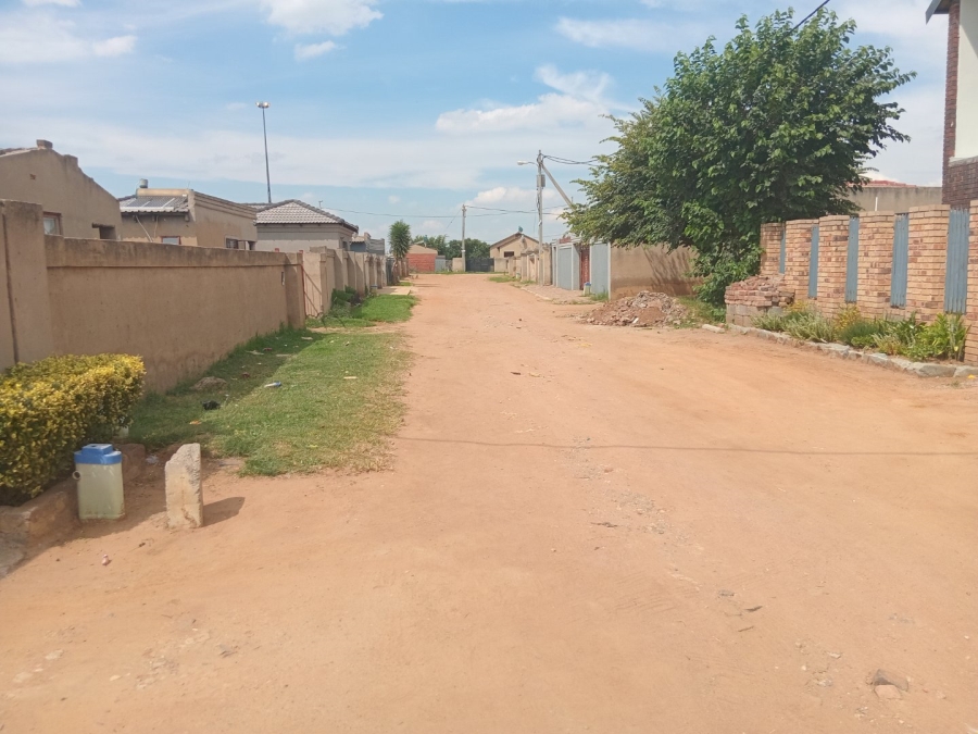  Bedroom Property for Sale in Buhle Park Gauteng