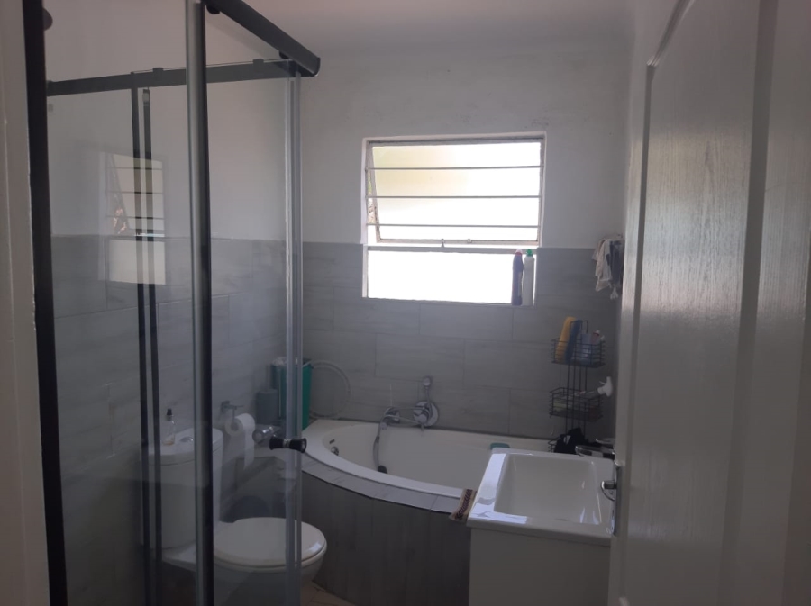 3 Bedroom Property for Sale in Rembrandt Park Gauteng