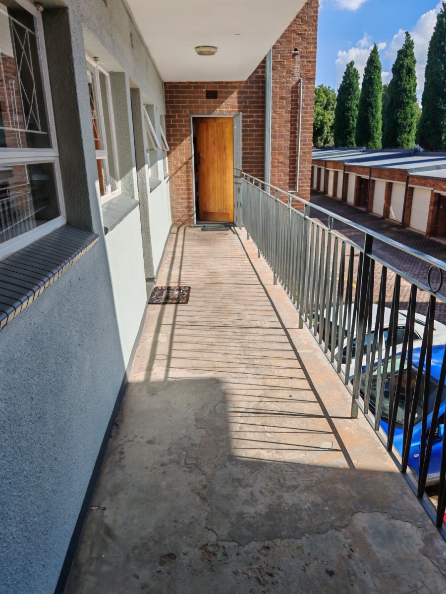 2 Bedroom Property for Sale in Linden Gauteng