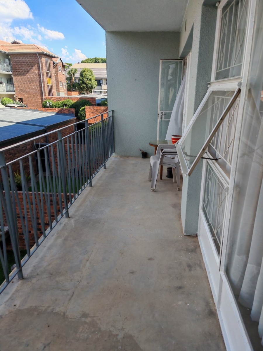 2 Bedroom Property for Sale in Linden Gauteng