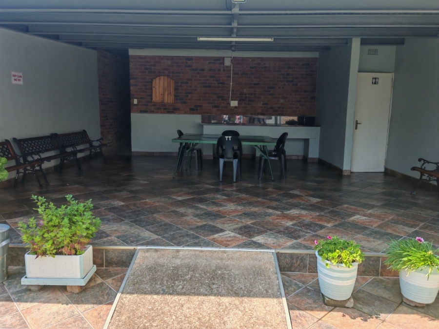 2 Bedroom Property for Sale in Linden Gauteng