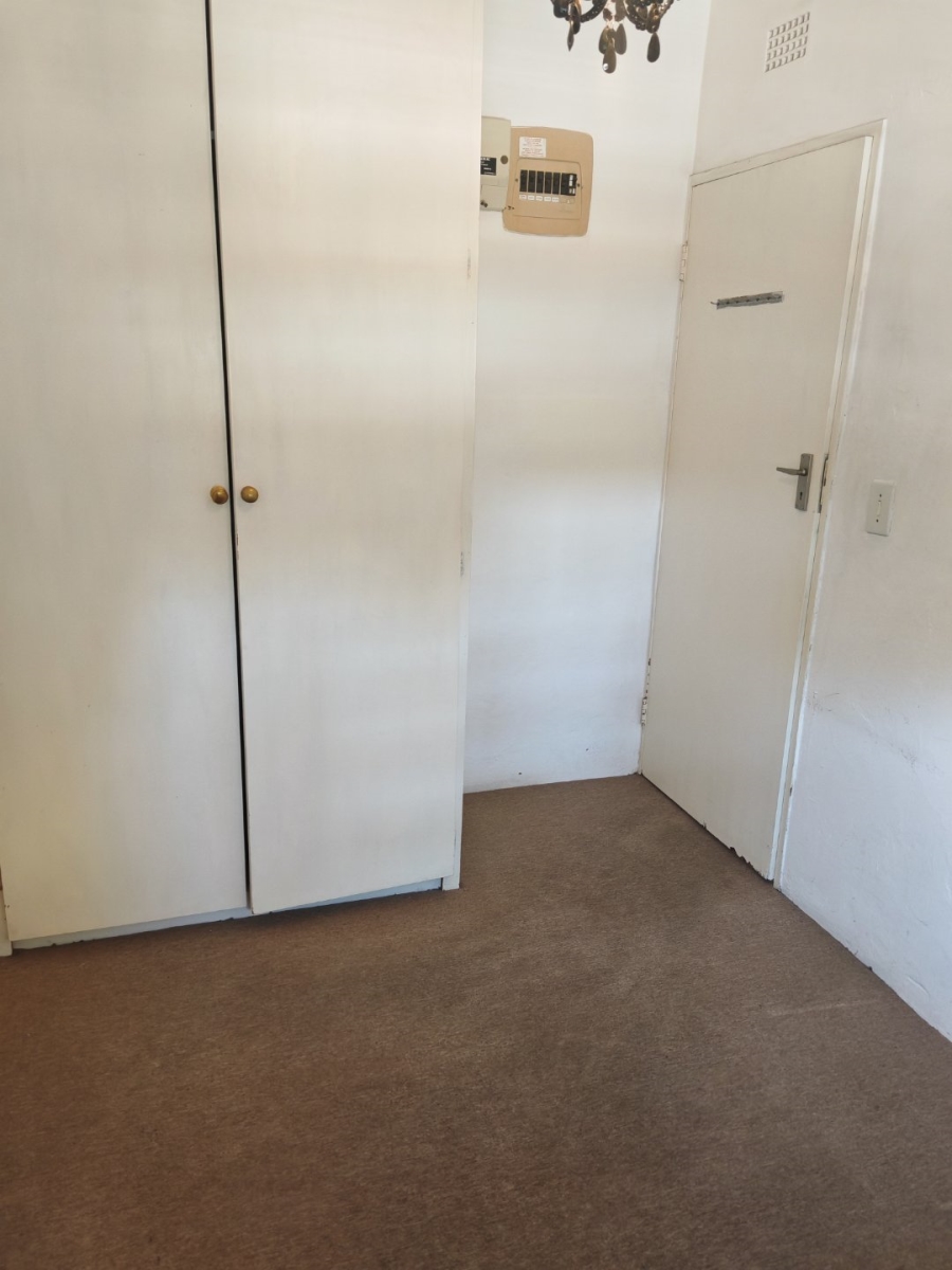 2 Bedroom Property for Sale in Linden Gauteng