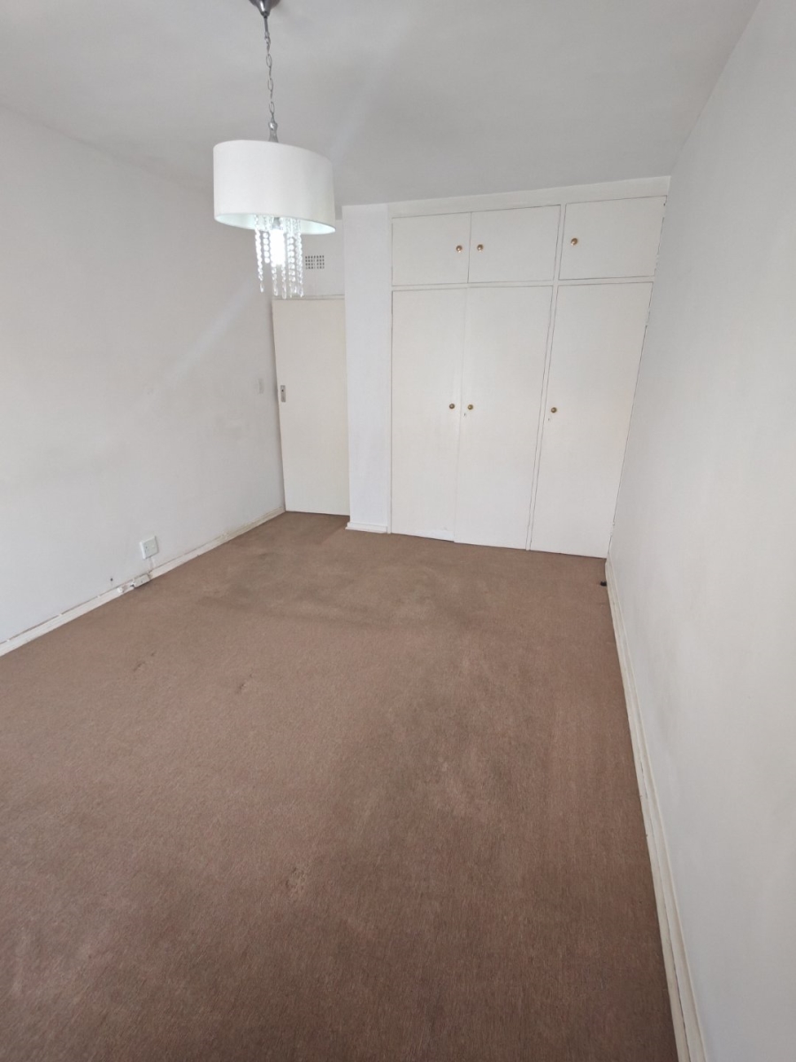 2 Bedroom Property for Sale in Linden Gauteng