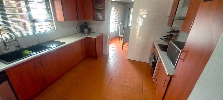  Bedroom Property for Sale in Lenasia Ext 10 Gauteng