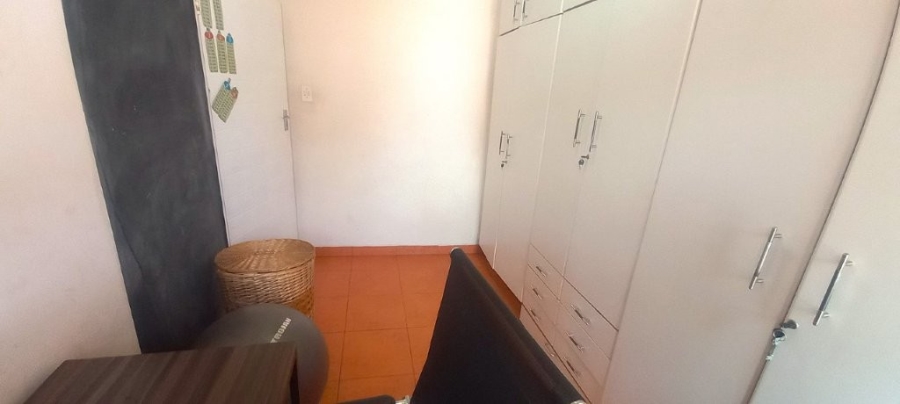  Bedroom Property for Sale in Lenasia Ext 10 Gauteng