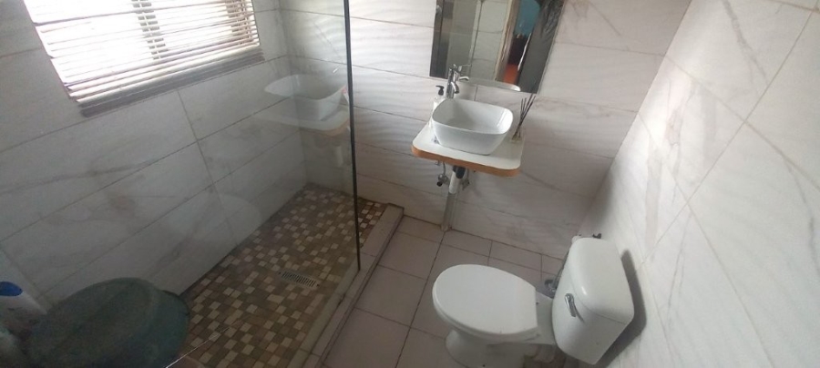  Bedroom Property for Sale in Lenasia Ext 10 Gauteng