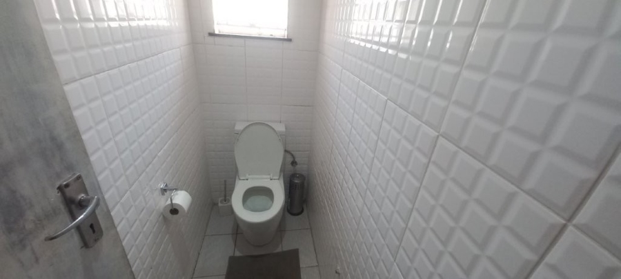  Bedroom Property for Sale in Lenasia Ext 10 Gauteng