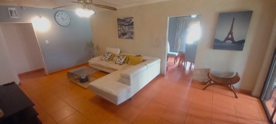  Bedroom Property for Sale in Lenasia Ext 10 Gauteng