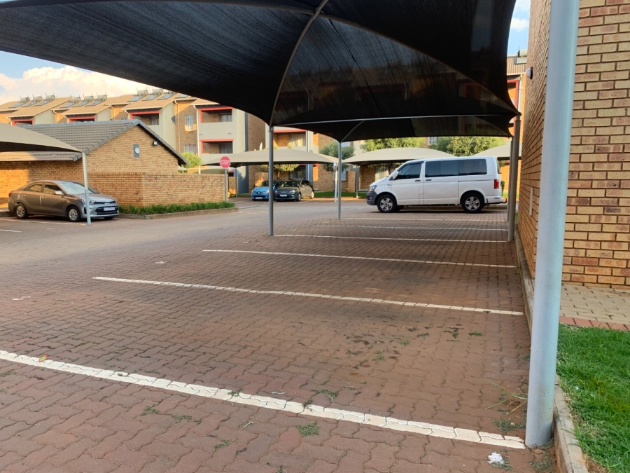 To Let 2 Bedroom Property for Rent in Monavoni Gauteng