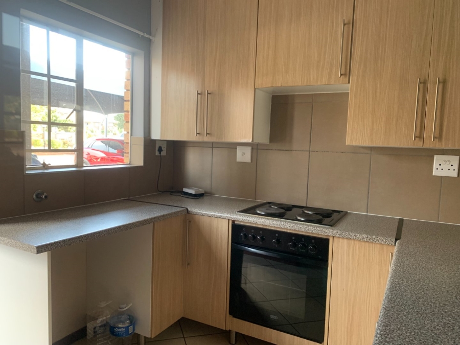 To Let 2 Bedroom Property for Rent in Monavoni Gauteng