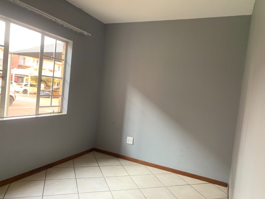 To Let 2 Bedroom Property for Rent in Monavoni Gauteng